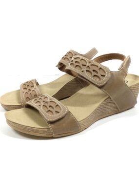 Clarks Kassanda Lily sandal